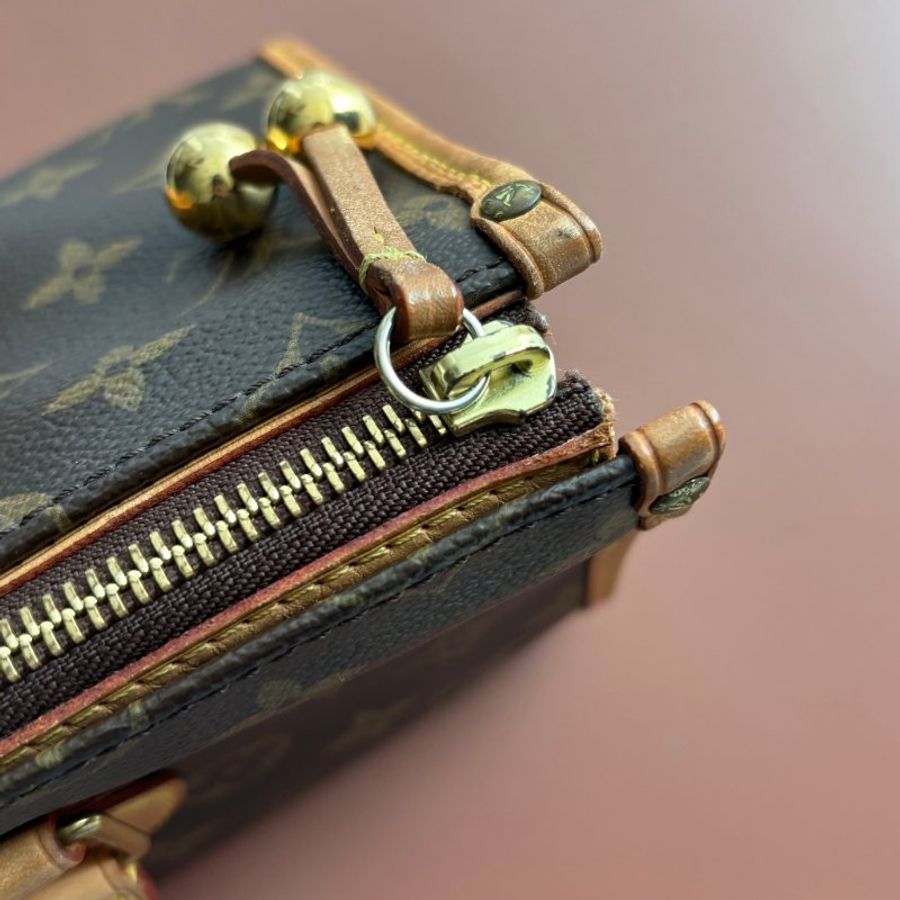 ::LOUIS VUITTON:: LV M40009 中古系列金球 三角包 腋下包 肩背包-23