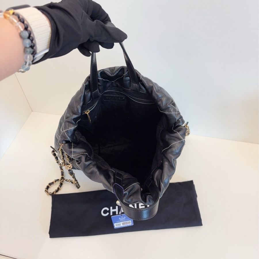 ✨Chanel 22bag 黑金白線外縫後背包 99新 專櫃20🆙-9