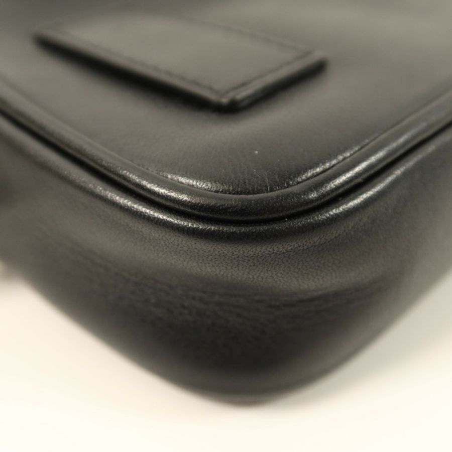GIVENCHY 牛皮皮革Shoulder Bag金扣肩背袋-12