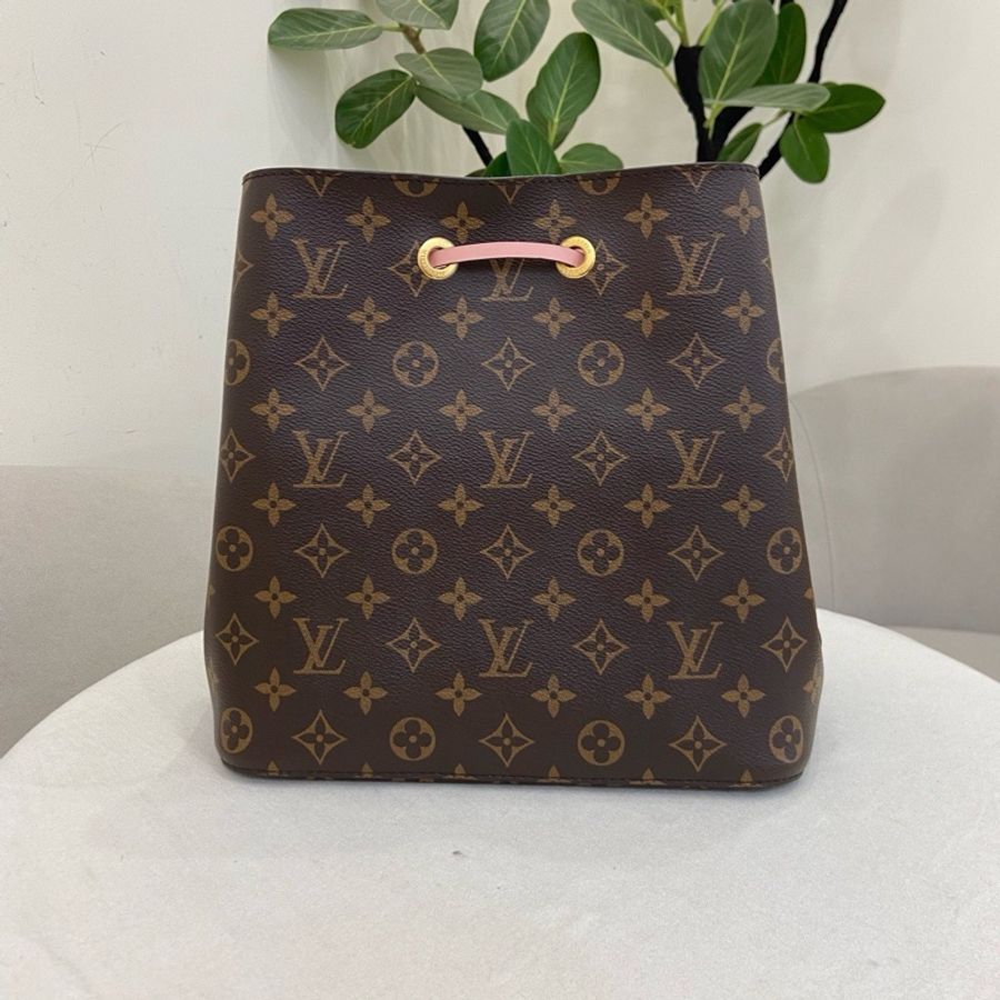 LV 粉色水桶包桶-1