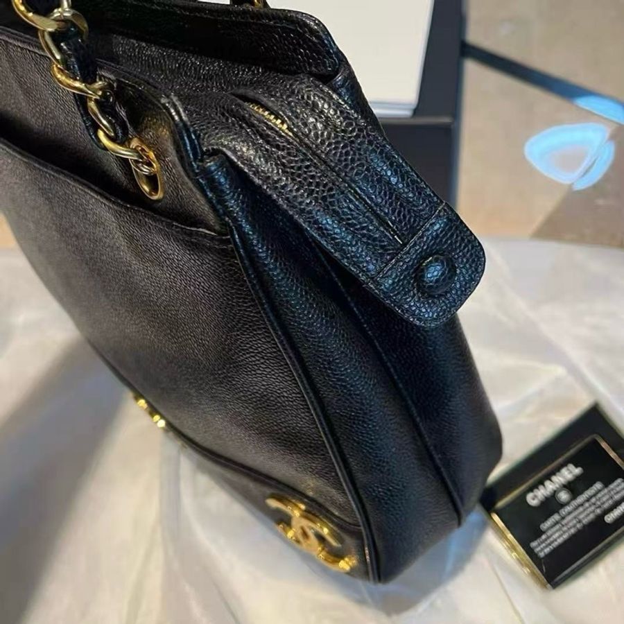 Chanel 黑金荔枝皮金球奶粉包-4