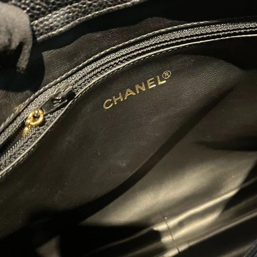 Chanel 黑金荔枝皮金球奶粉包-6