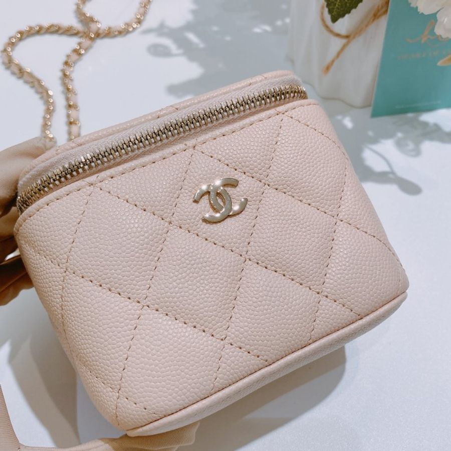 TW4749 Chanel 香奈兒 迷你裸色盒子斜背包Vanity Case With Chain Caviar Beige x GHW-12