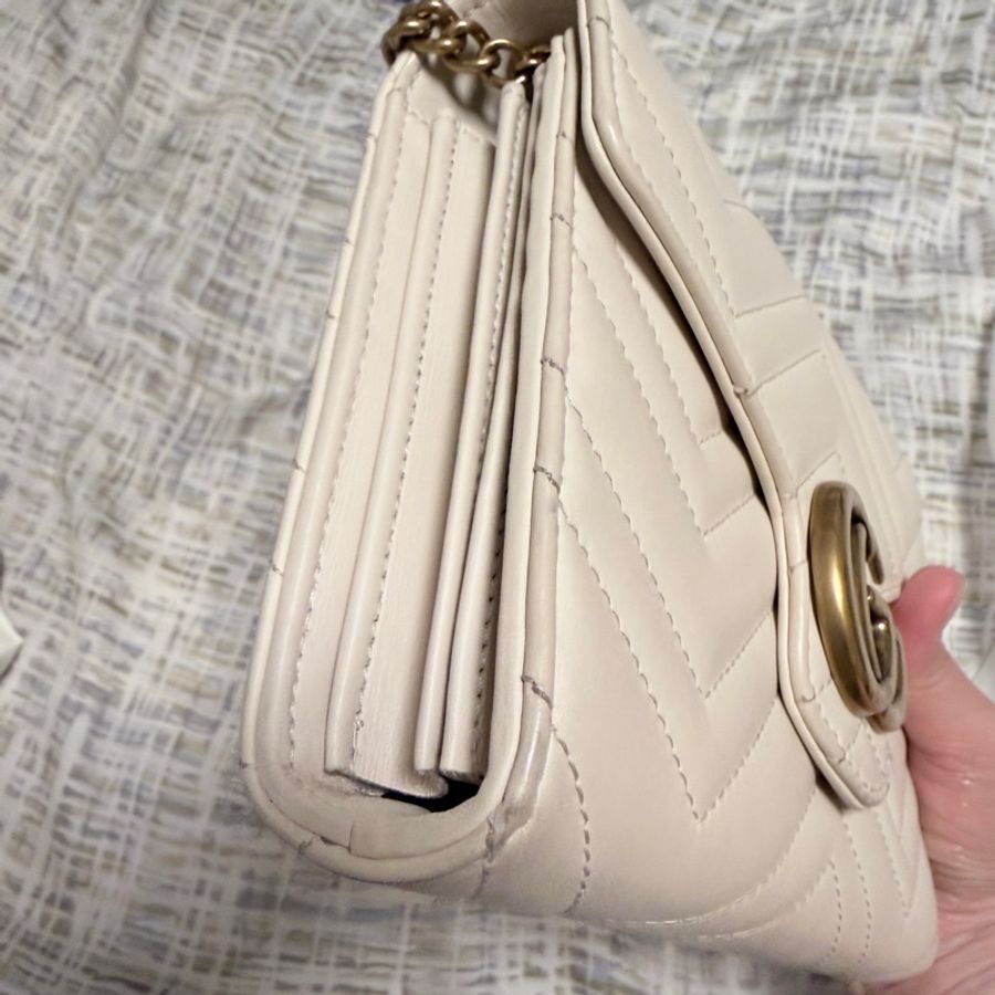 超低價 GUCCI MARMONT系列 仿舊金色雙G LOGO 山字紋WOC 米白金斜背WOC 包-7