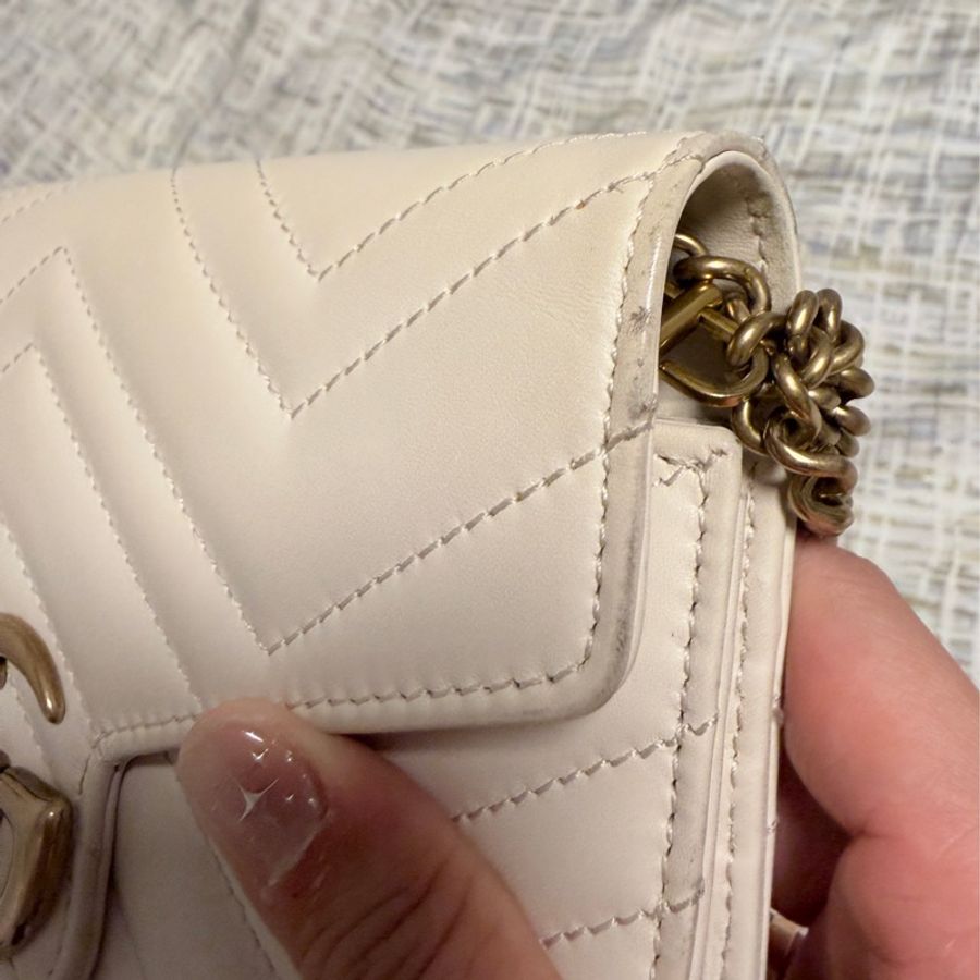 超低價 GUCCI MARMONT系列 仿舊金色雙G LOGO 山字紋WOC 米白金斜背WOC 包-22