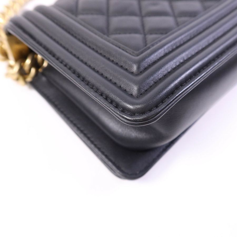 CHANEL 牛皮皮革Boy 20金扣鏈帶肩背袋-13