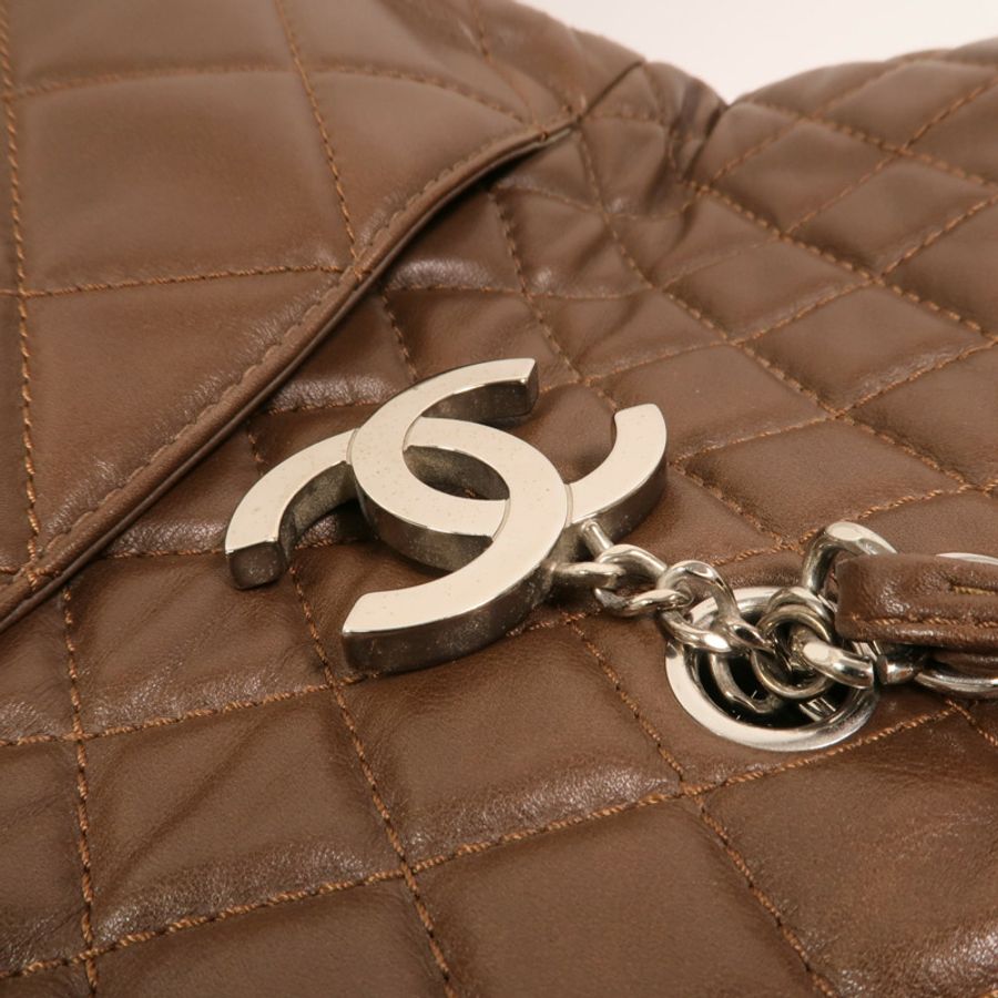 CHANEL 牛皮皮革Matelasse Chain Large銀扣鏈帶手挽袋-14