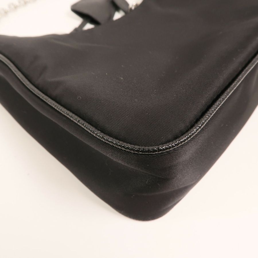 PRADA 尼龍Re-Edition 2005銀扣鏈帶肩背袋-15
