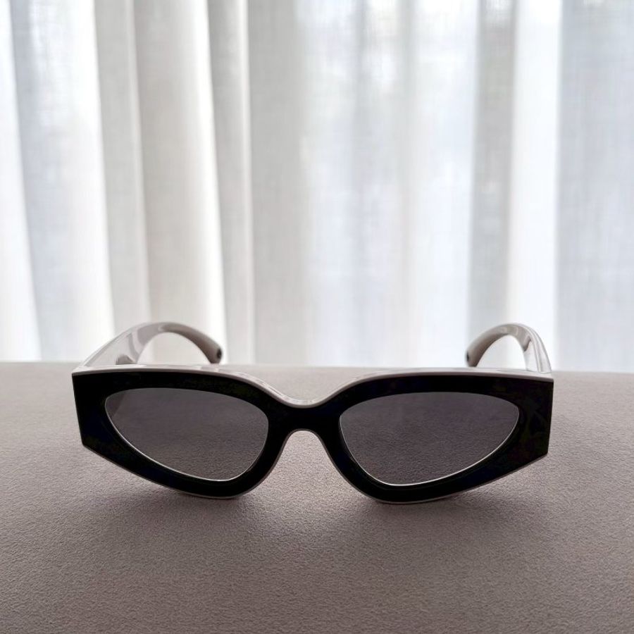 chanel 奶棕色奶茶色拚黑色太陽眼鏡 6056 全新全配-4