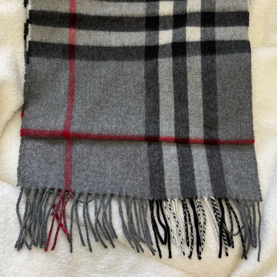 (閒置品)Burberry 經典格紋圍巾-3