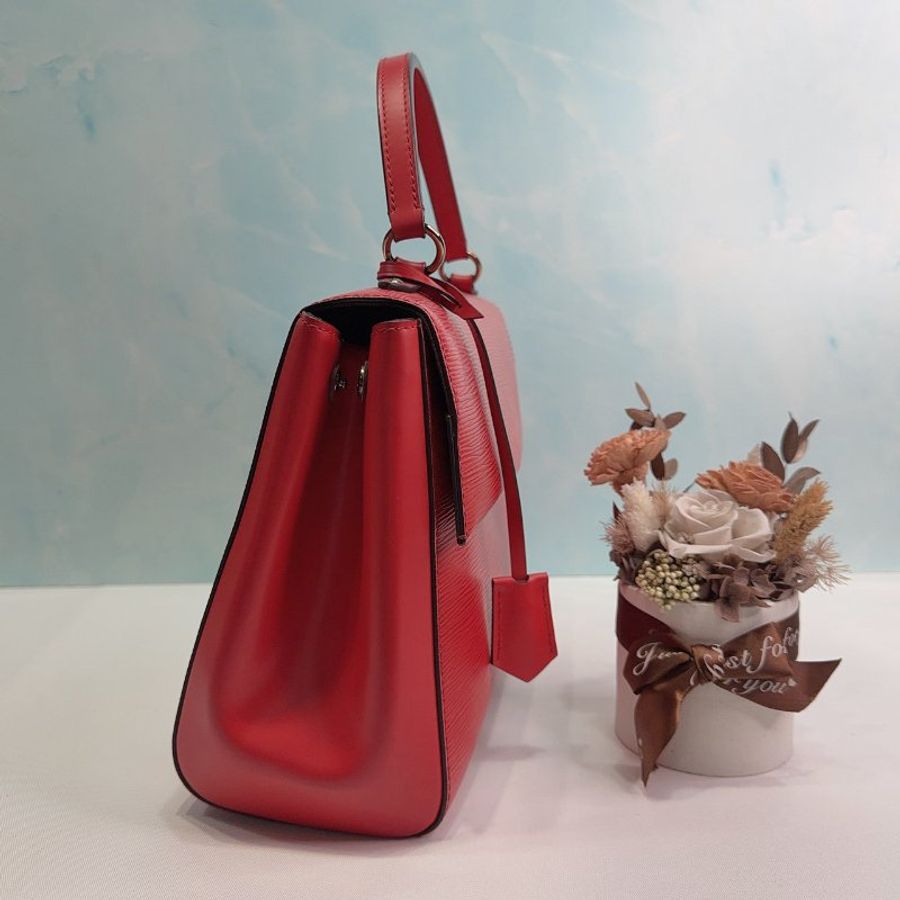 LV CLUNY Epi紅色翻蓋手提肩背包-3