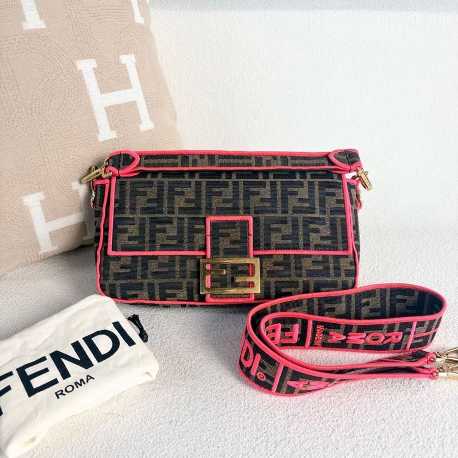 Fendi Baguette法棍包 中號 老花拼螢光粉 金扣 27*15*6 98新配件塵袋 肩帶-1