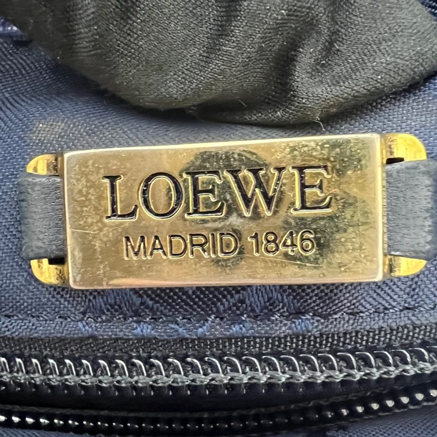 LOEWE 經典 Nappa 束口福袋包-17