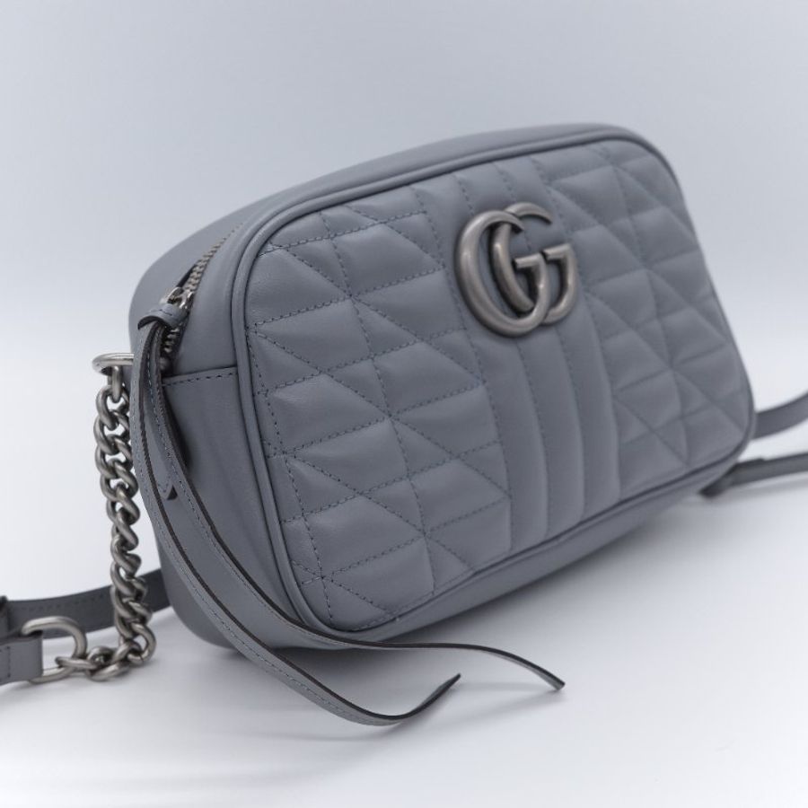 Gucci 古馳 GG Marmont 灰色絎縫牛皮 銀色 拉鍊斜包相機包肩背包-2