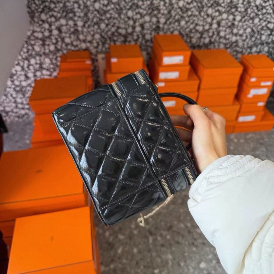 Chanel 芯片雙層相機包油蠟皮-2