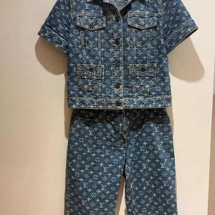 Lv老花短袖和七分褲38碼-0