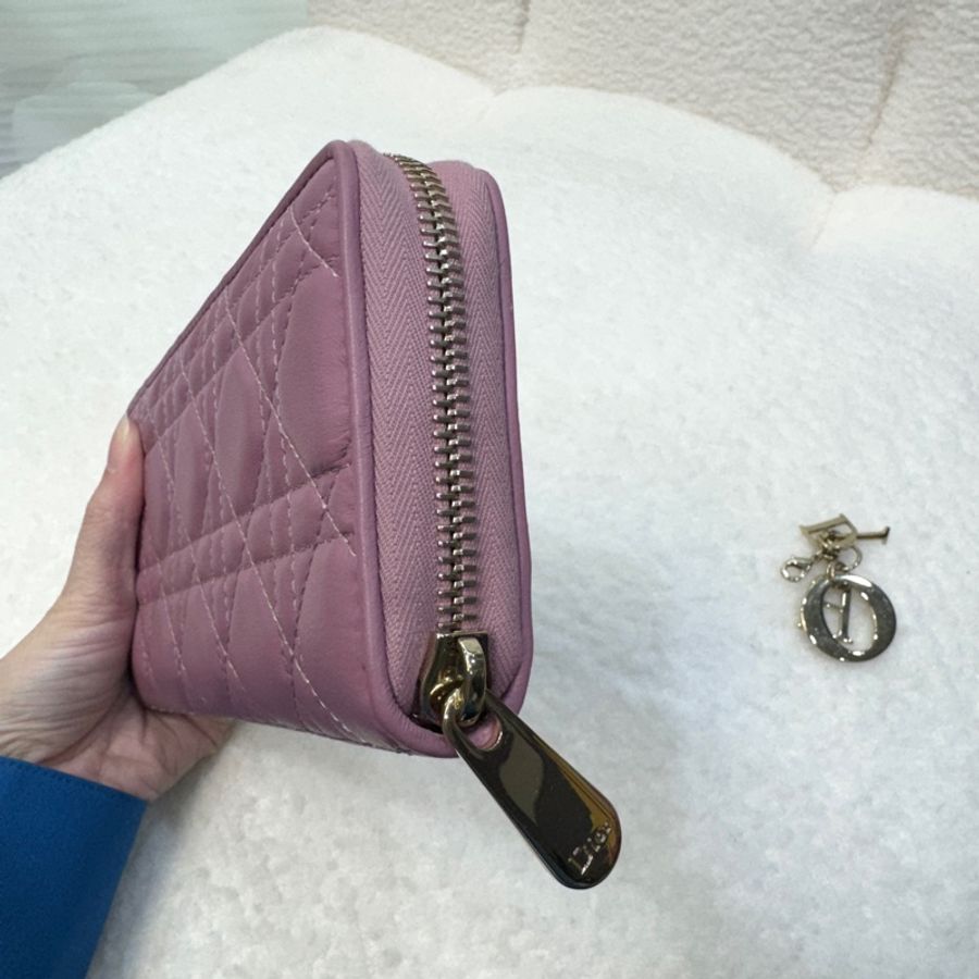 DIOR粉紫色藤格紋羊皮Lady Dior Voyageur長夾S0007ONMJ-2