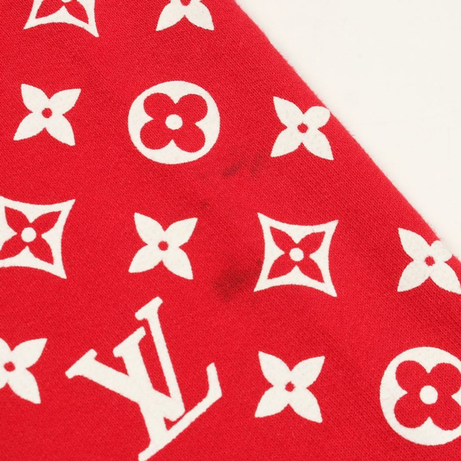 LOUIS VUITTON × Supreme 聯名款連帽衫,飾有 Box Logo,純棉材質,紅白配色,S 碼,二手,男女通用。 LV-7