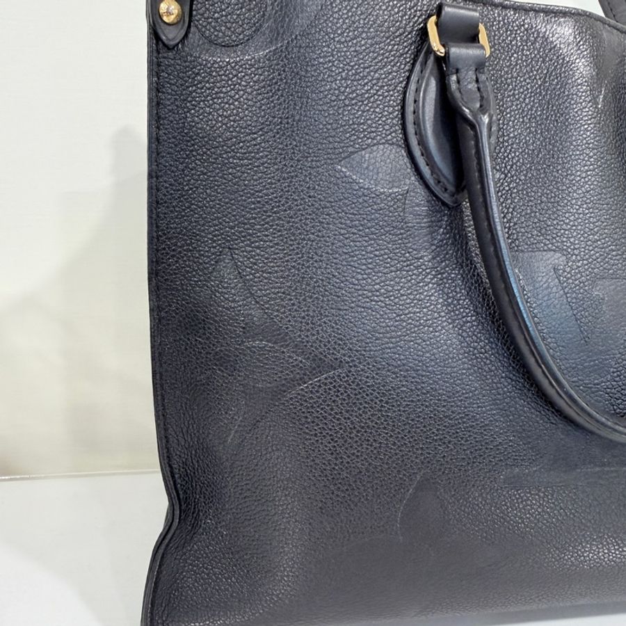 Louis Vuitton✨LV On the go 中號托特包 黑色壓紋 全皮芯片款-7
