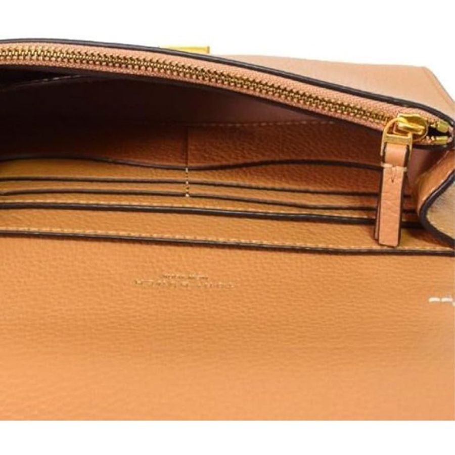 【TORY BURCH】素面皮革翻蓋斜背包-焦糖-3