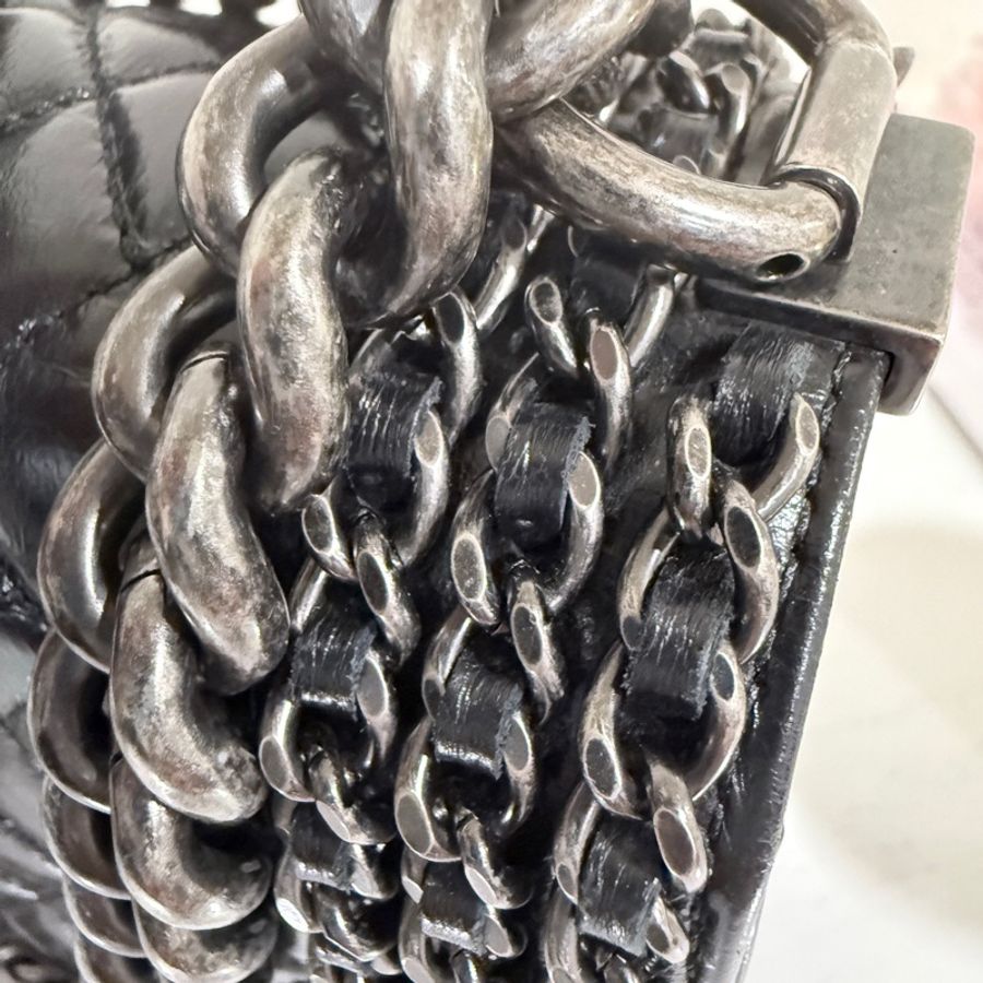 Chanel✨黑色銀釦 油蠟皮 鏈條滾邊 leboy25-34