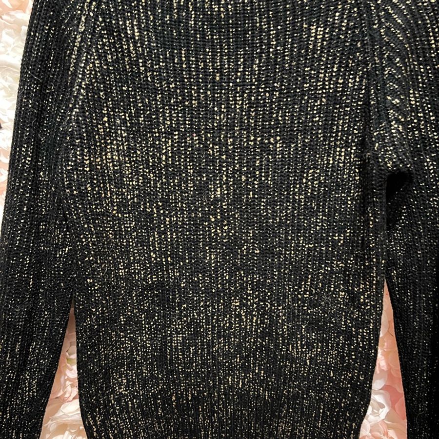 Chanel勛章毛衣40碼-2