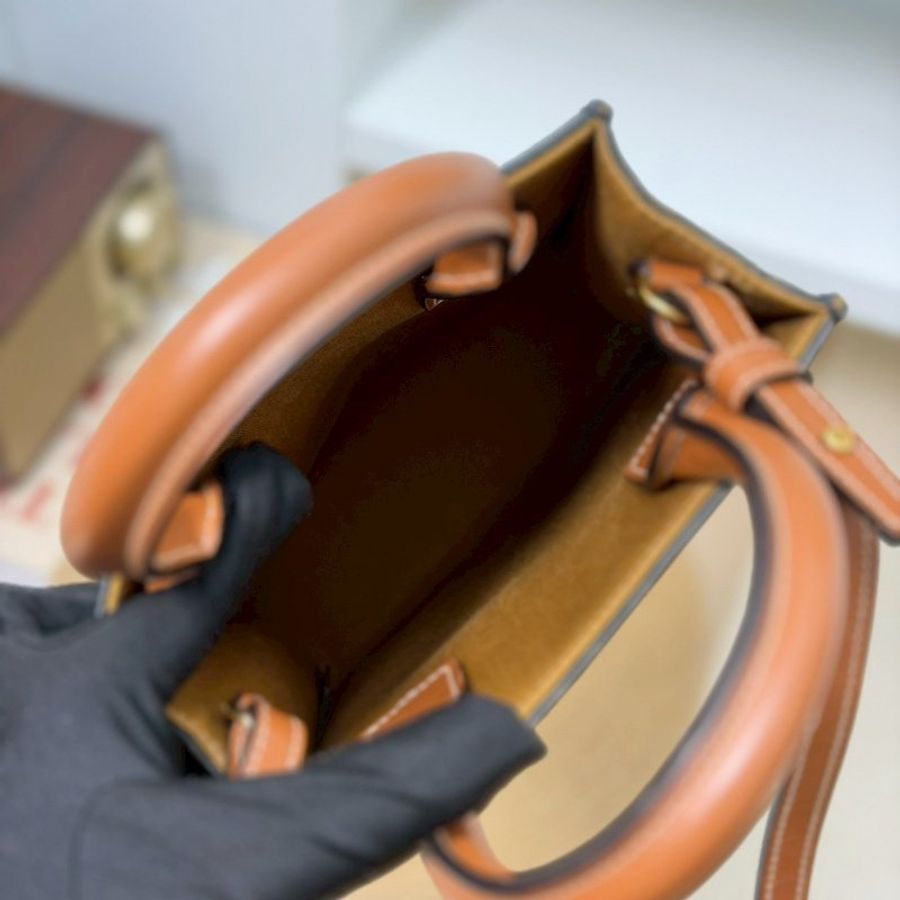 🏷️Celine 瑟琳.Mini Cabas 琴譜包 新款-16