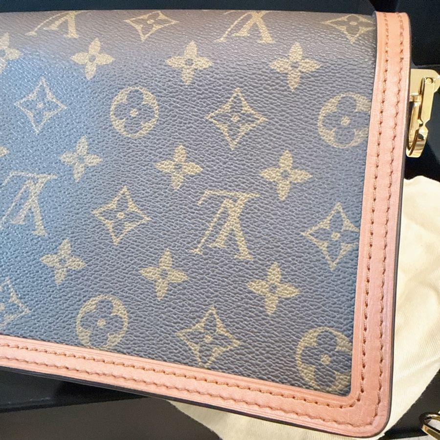 未拆膜✨Louis Vuitton✨Lv達芙尼Dauphine單肩包斜背包芯片款 小號-11