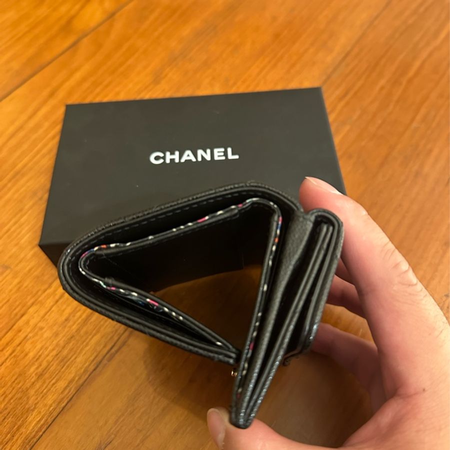 CHANEL 黑荔枝蛇鏈雙C雙面釦三折短夾-11
