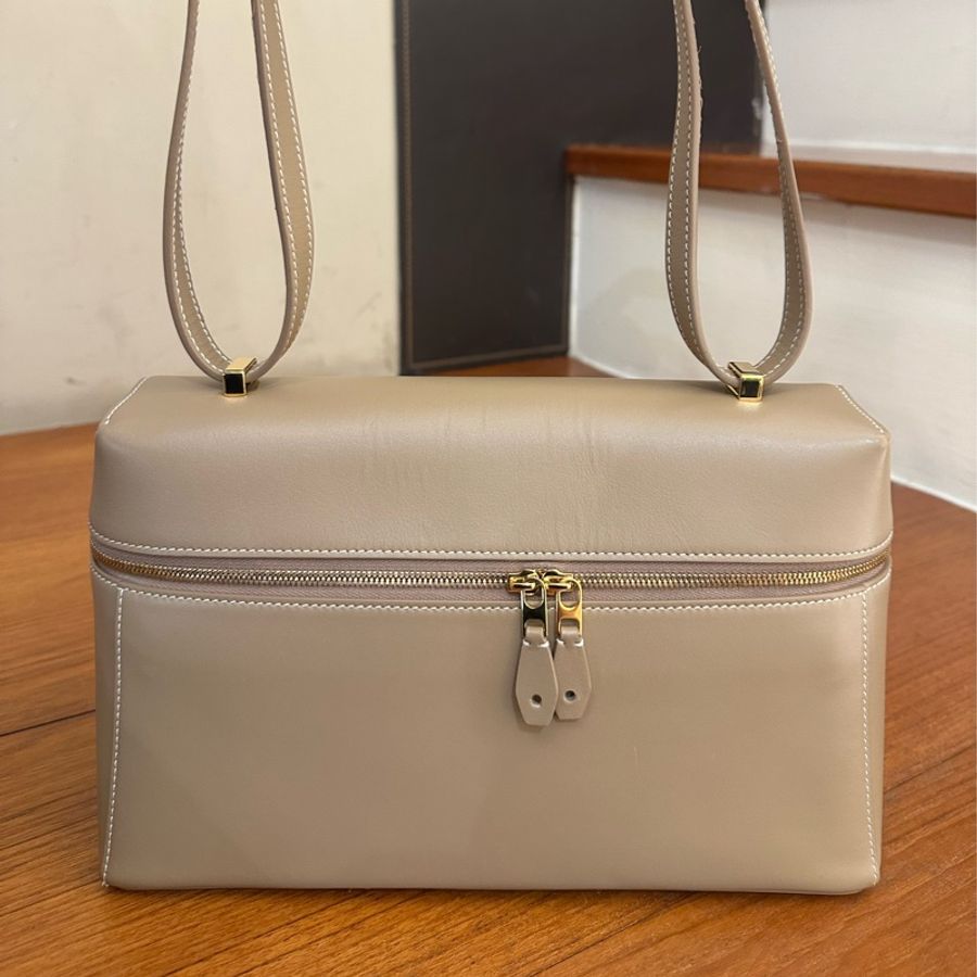 LORO PIANA 駝色皮革拉鍊肩背斜背包-0