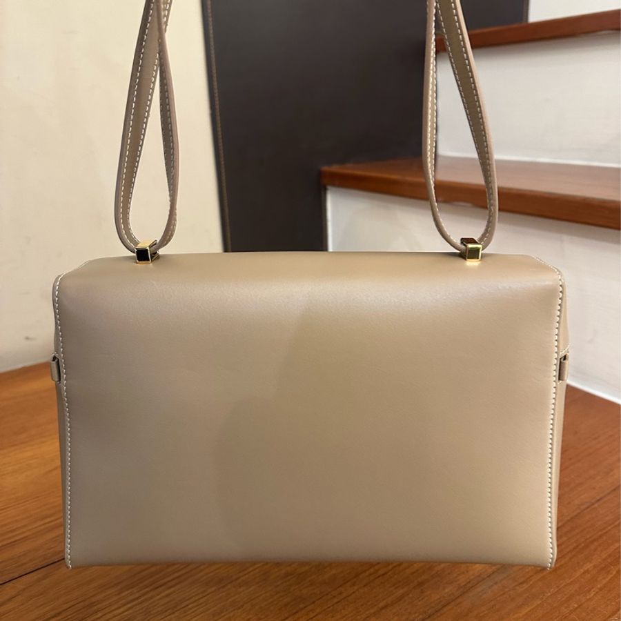 LORO PIANA 駝色皮革拉鍊肩背斜背包-7