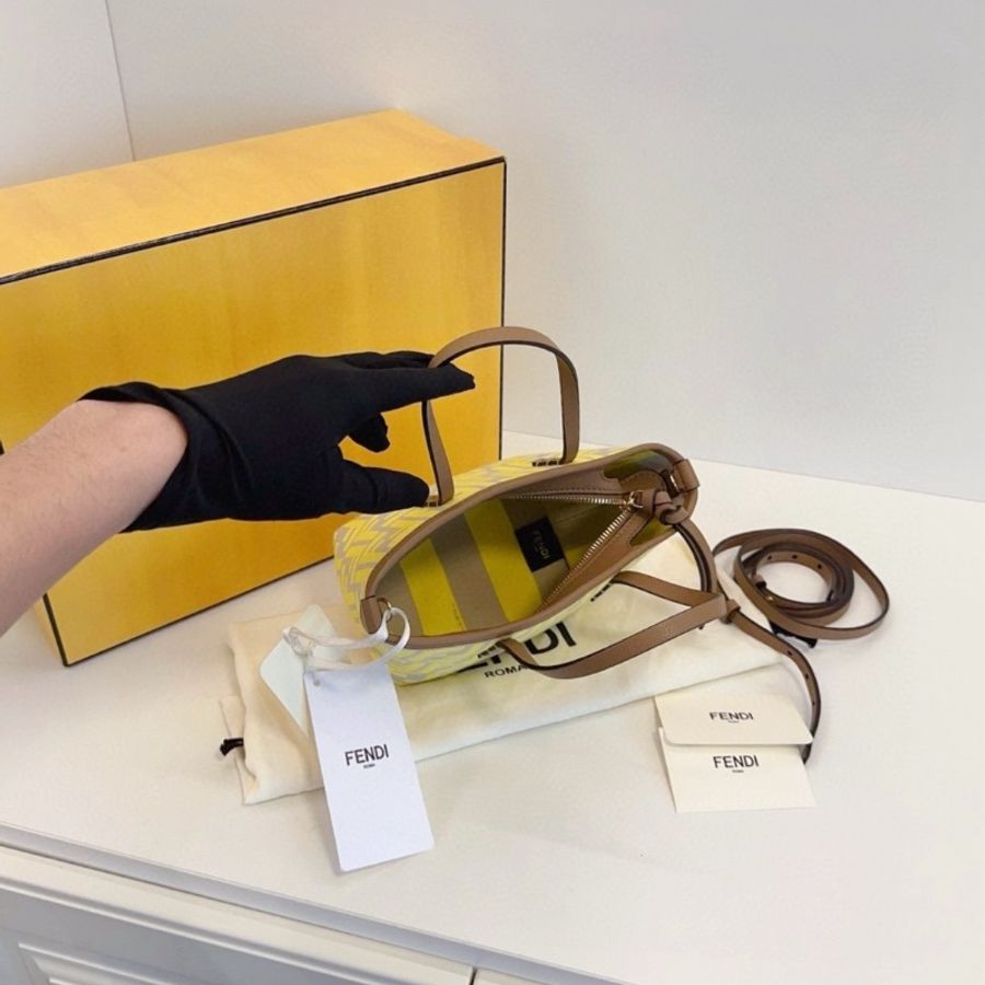 Fendi 新款mini roll老花迷你菜籃子tote 14 *13*11 全新配件塵袋盒子-2