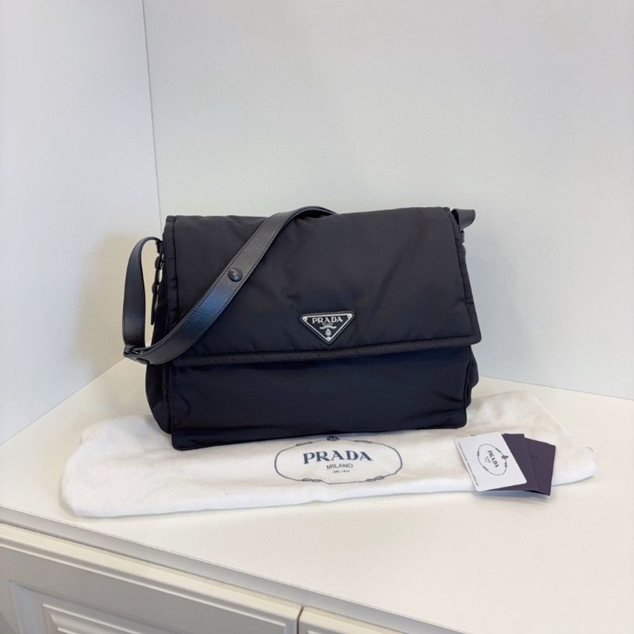 Prada Cini Re-Nylon 黑銀尼龍郵差包 大號 芯片款 35*27*14 全新閒置配件保卡塵袋-3