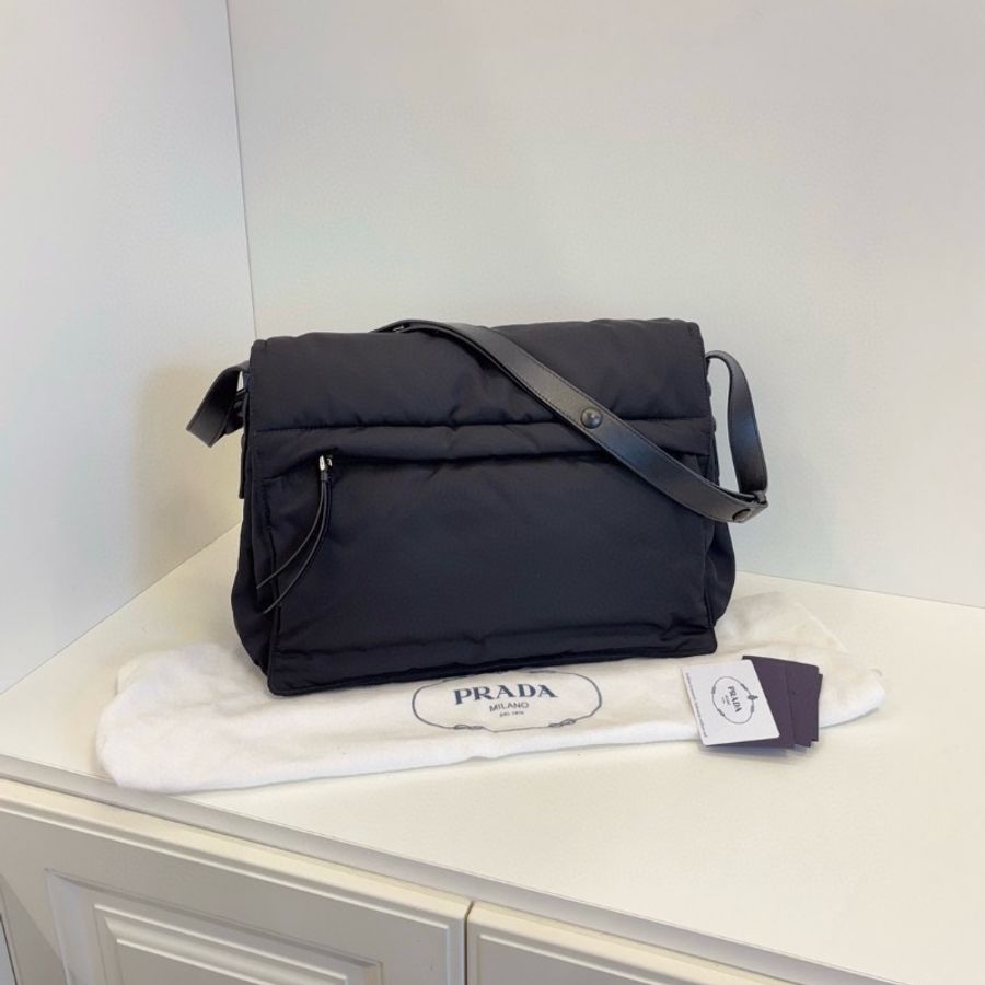 Prada Cini Re-Nylon 黑銀尼龍郵差包 大號 芯片款 35*27*14 全新閒置配件保卡塵袋-9