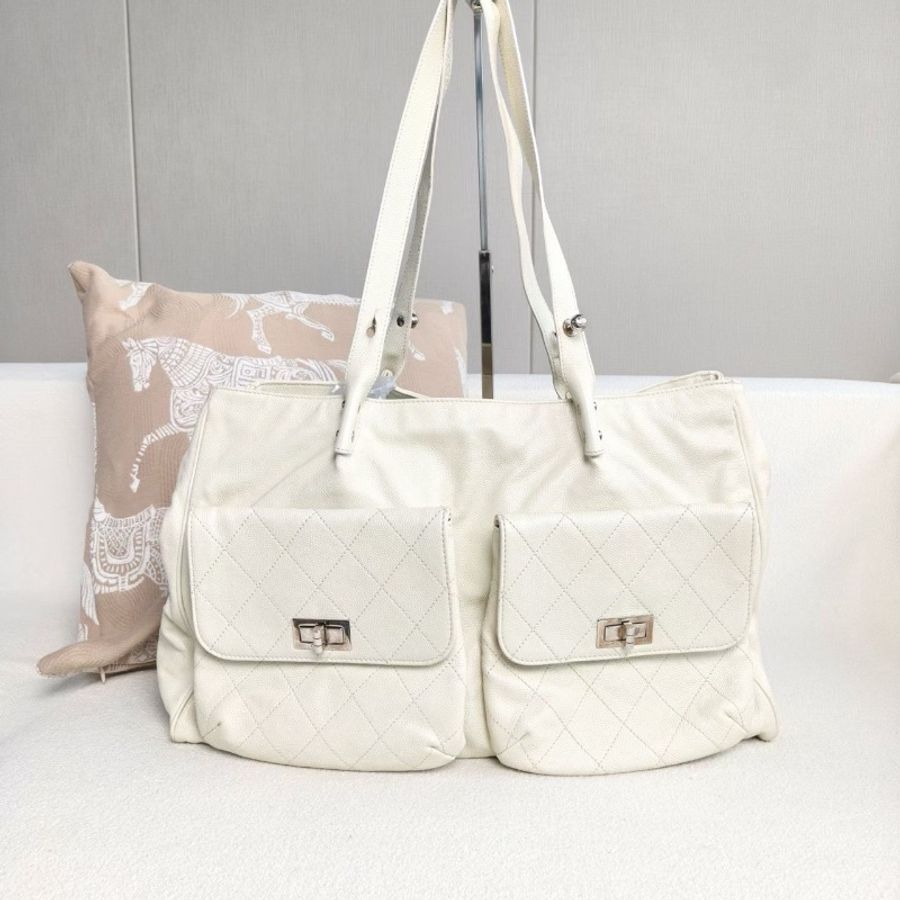 Chanel 2.55雙子星肩背包奶白色 銀扣 荔枝皮 45*30*15 98新配件塵袋-1