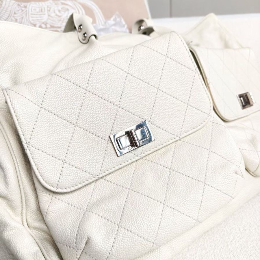 Chanel 2.55雙子星肩背包奶白色 銀扣 荔枝皮 45*30*15 98新配件塵袋-3