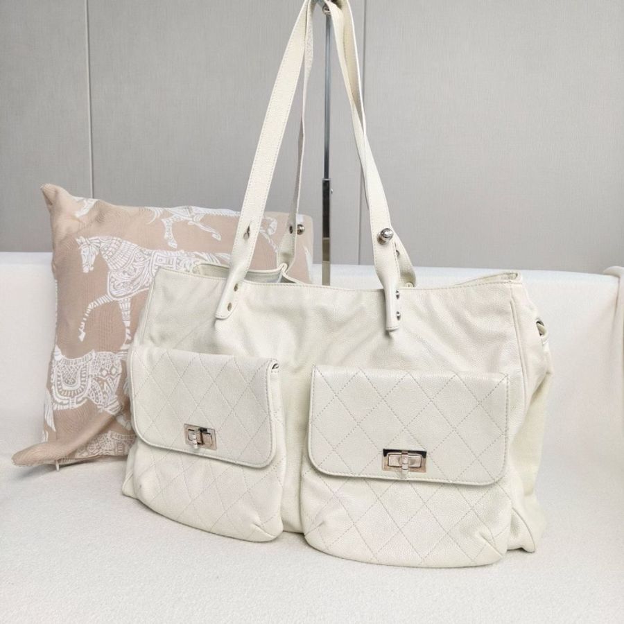 Chanel 2.55雙子星肩背包奶白色 銀扣 荔枝皮 45*30*15 98新配件塵袋-4