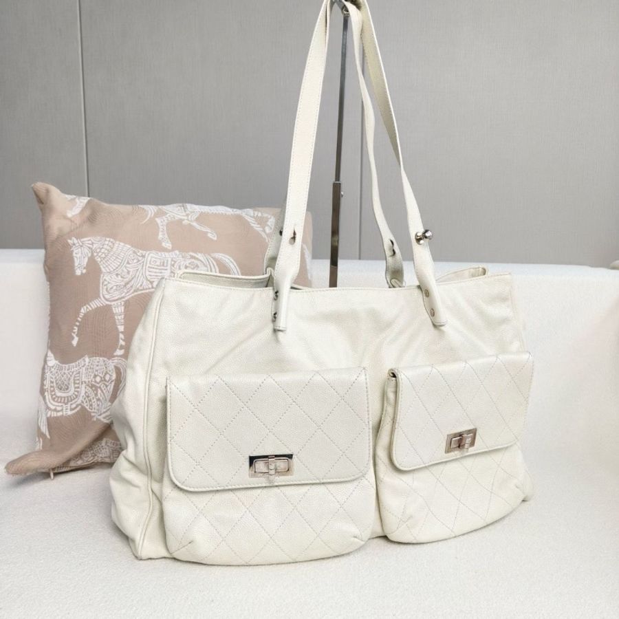 Chanel 2.55雙子星肩背包奶白色 銀扣 荔枝皮 45*30*15 98新配件塵袋-6