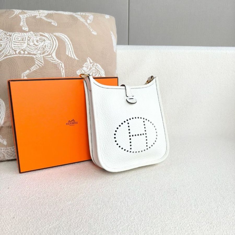 Hermes Evelyne mini白色 TC皮 金扣17*19*6 98新配件盒子 塵袋 肩帶 購證-4