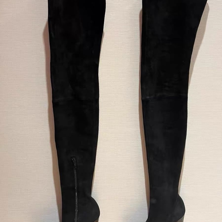 Christian Louboutin过膝靴尺码36码半偏小,跟高10.5-0