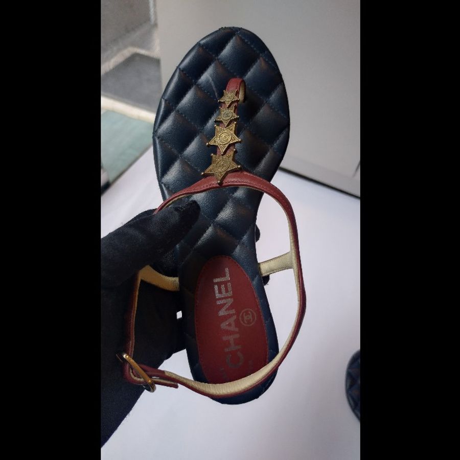 Chanel 藍底菱格紅皮邊星星平底涼鞋-16