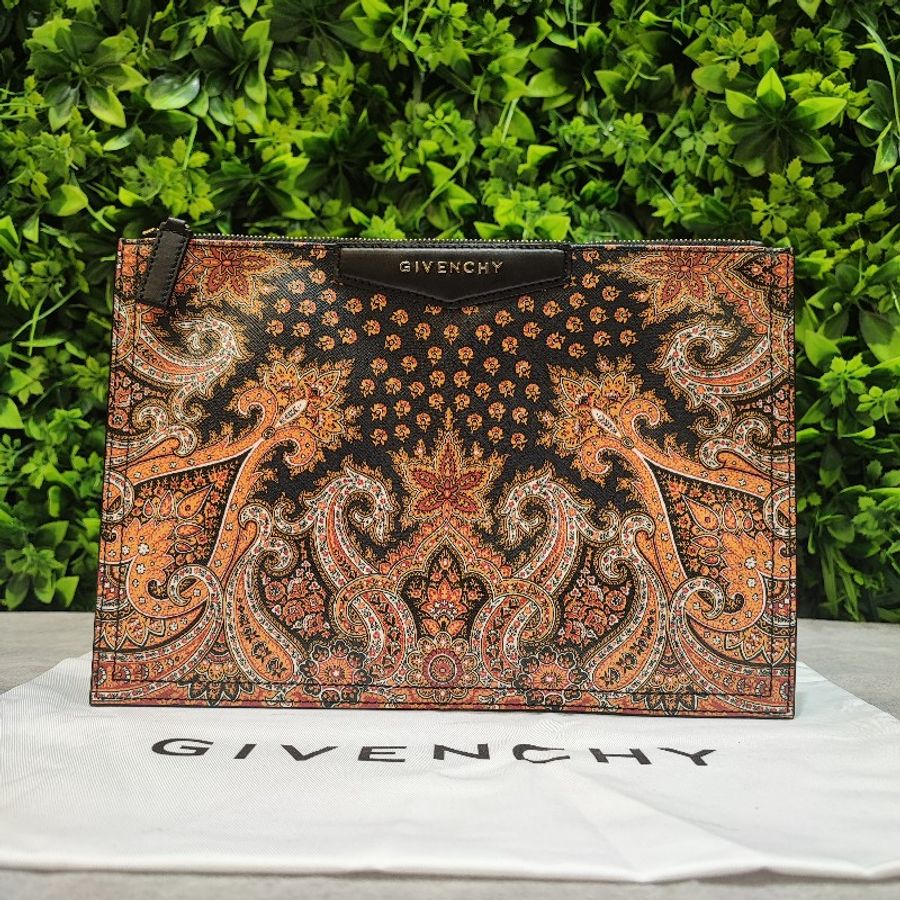 Givenchy Antigona Clutch-0