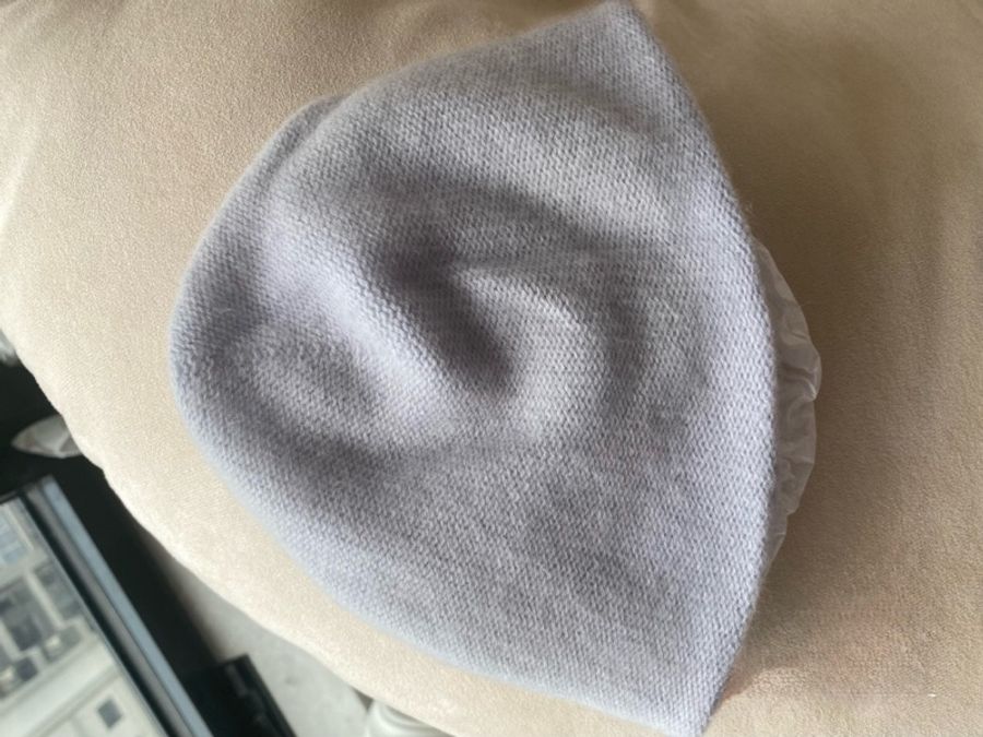 降價!自用首選 Hermès 嬰兒羊絨帽 Cashmere 淺藍木馬刺繡 近全新-1