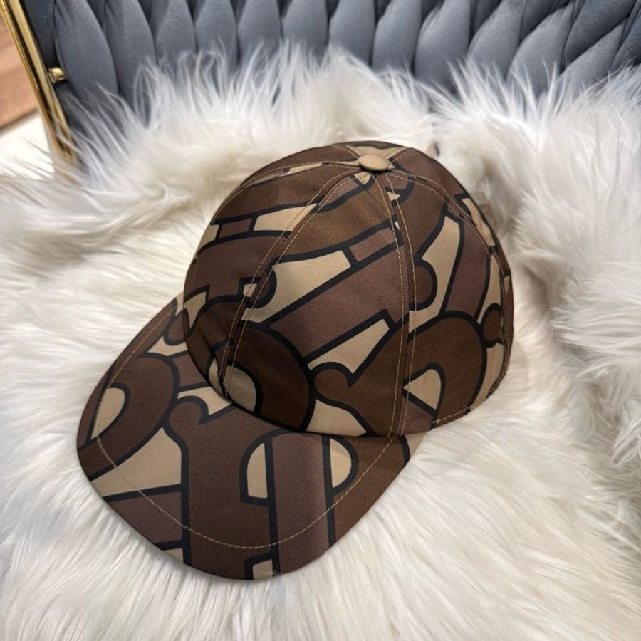 BURBERRY滿版球帽-0