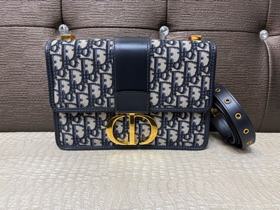 Dior 藍緹花布金釦30 Montaigne 肩斜背包-0