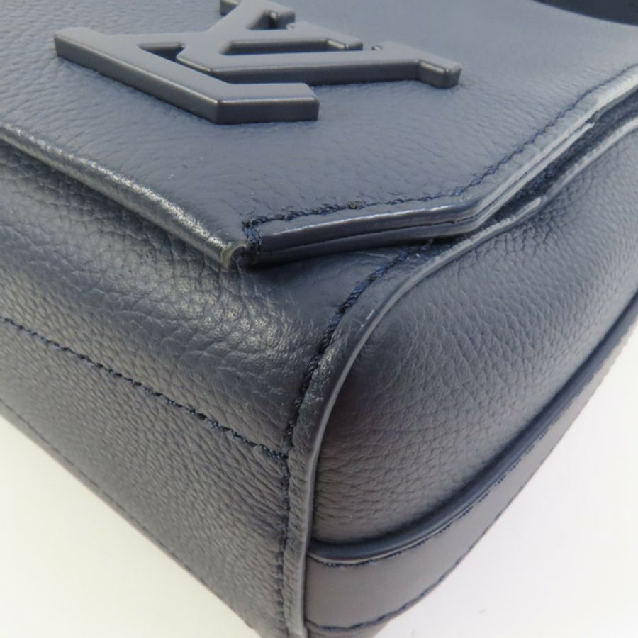 LOUIS VUITTON 牛皮皮革Aerogram Takeoff銀扣肩背袋-11