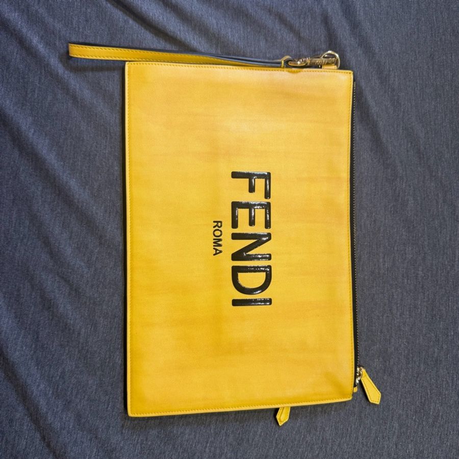 🔥 FENDI Roma 黃色手拿包 / 手拿袋-0