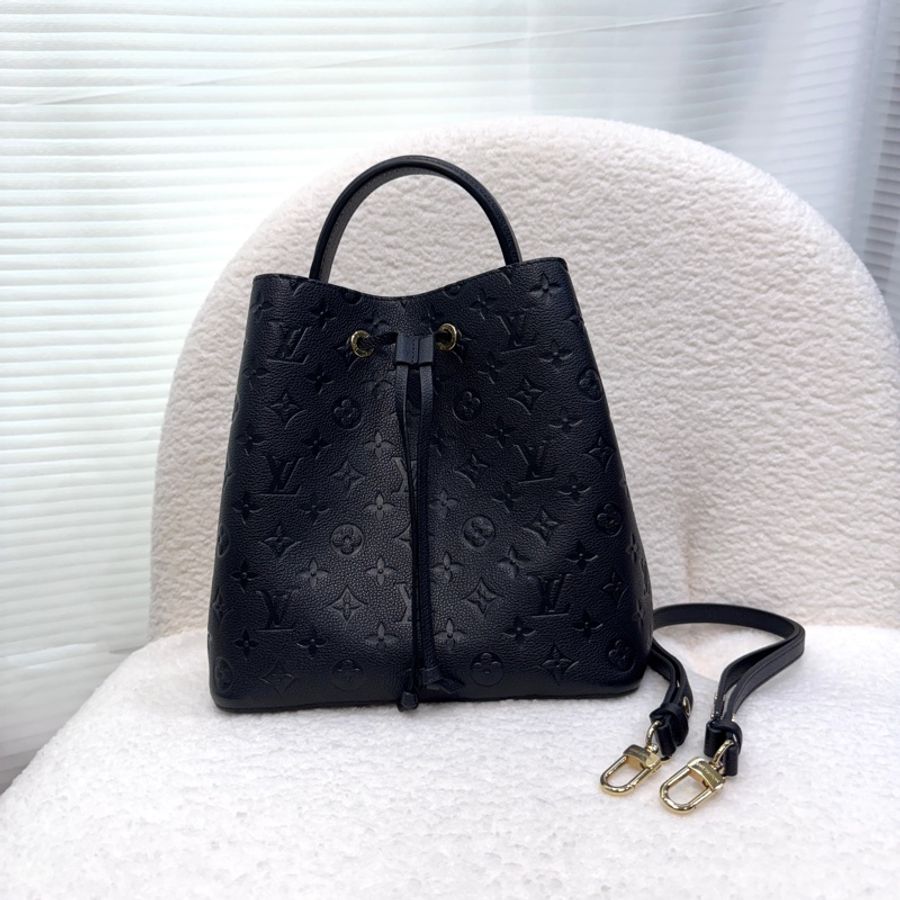 Louis Vuitton LV黑色Monogram Empreinte壓紋牛皮 NeoNoe MM水桶包 經典抽繩肩背包 M45256-3