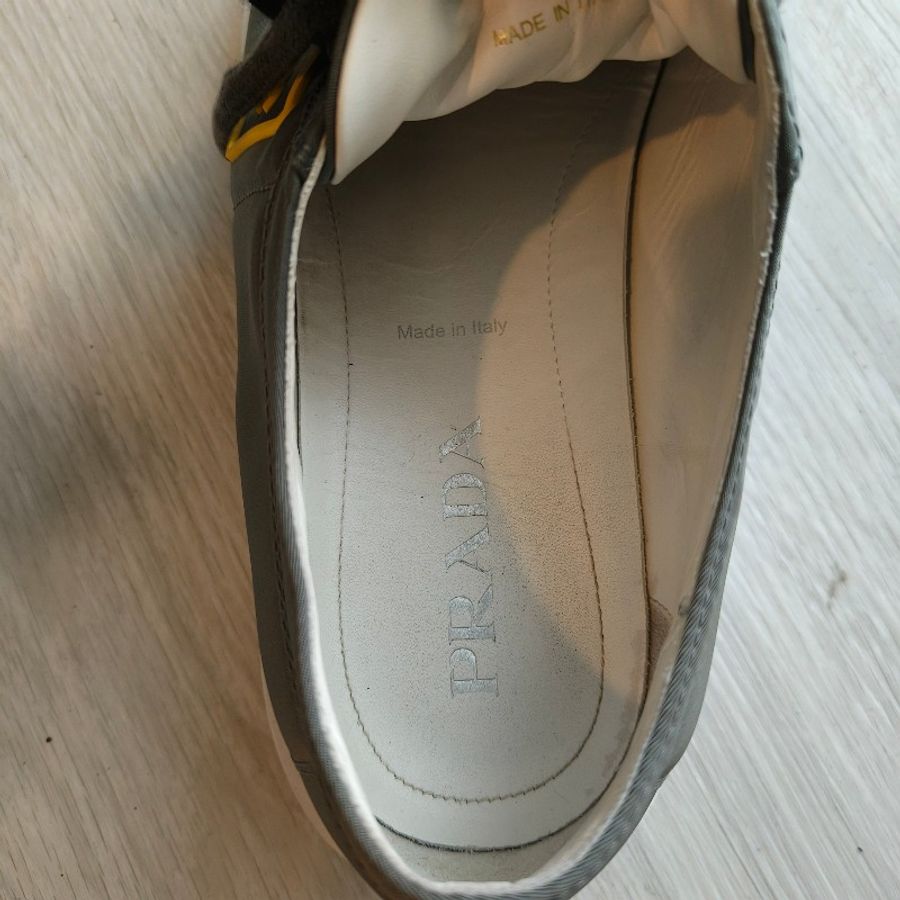 ‼️年中慶降價‼️創新低價只到6/21🎁㊣✨ PRADA ✨**尺寸:9 1/2**軍綠 防潑水 綁帶 休閒鞋/二手鞋/二手精品/保證正品🌳二手樹屋🌳-13