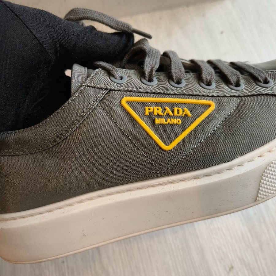 ‼️年中慶降價‼️創新低價只到6/21🎁㊣✨ PRADA ✨**尺寸:9 1/2**軍綠 防潑水 綁帶 休閒鞋/二手鞋/二手精品/保證正品🌳二手樹屋🌳-23